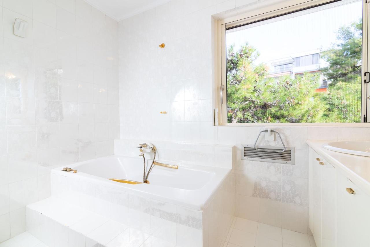 Sunlight House - Palatial Fully Equipped Apartment Near The Sea Atenas Exterior foto